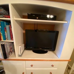 Entertainment center